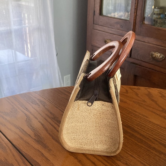 V.R. Collections Handcrafted Satchel - Picture 4 of 5